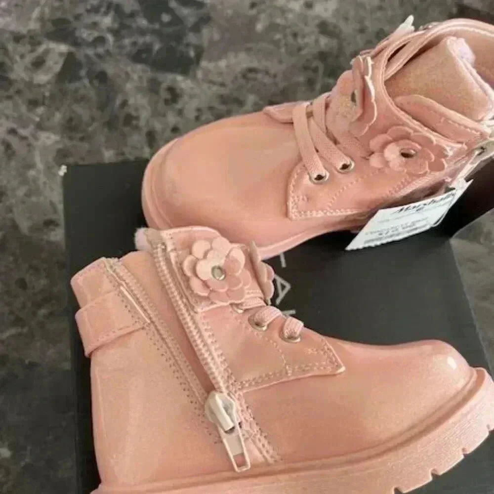 Tahari Toddler Girls Boots – Light Pink Floral Strap –Zip Up side Size 5